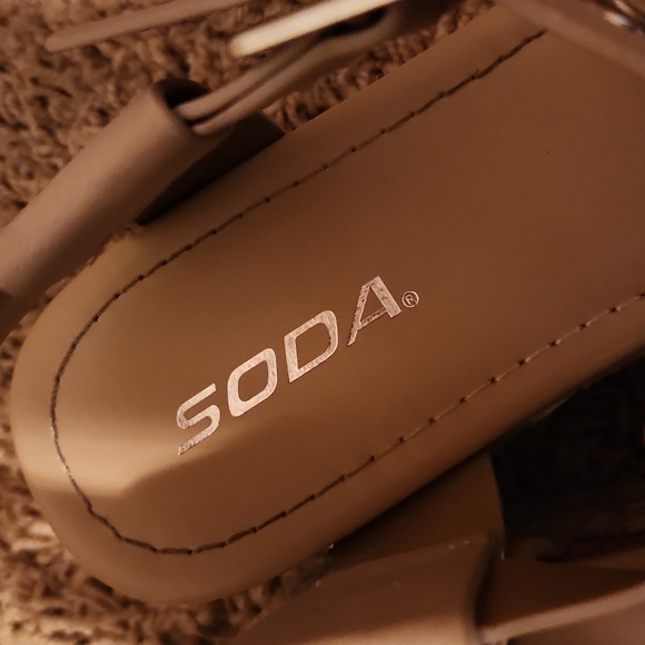 Women's Beige Platform Sandals Size 7.5 - Picture 9 of 13